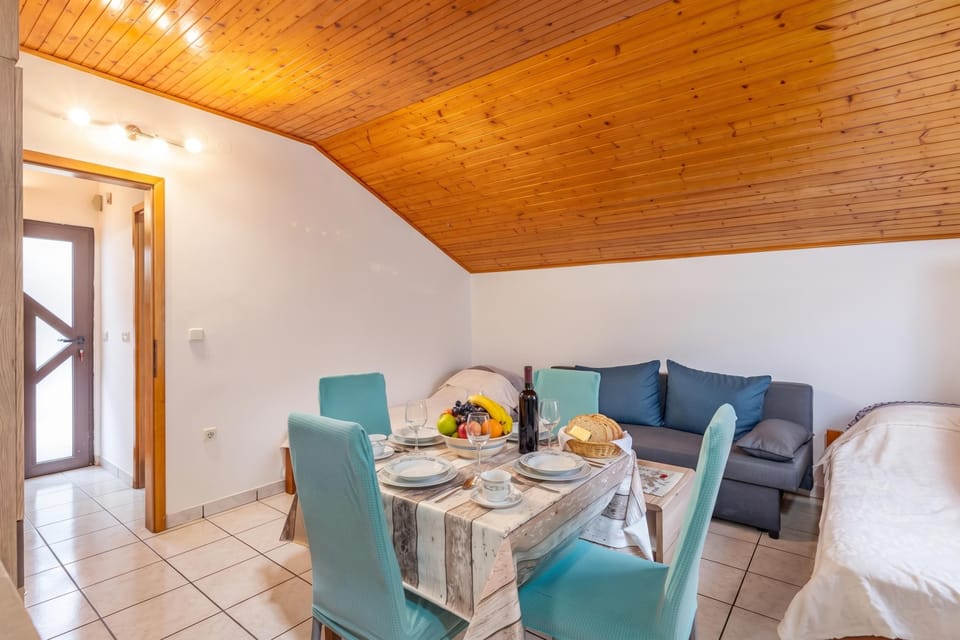 Standard Studio, Microwave, Mountain View (Studio Apartment Iva Rijeka Suburbs) | Dining