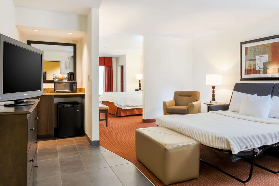 Suite, 1 King Bed with Sofa bed, Non Smoking | Premium bedding, pillowtop beds, desk, blackout drapes