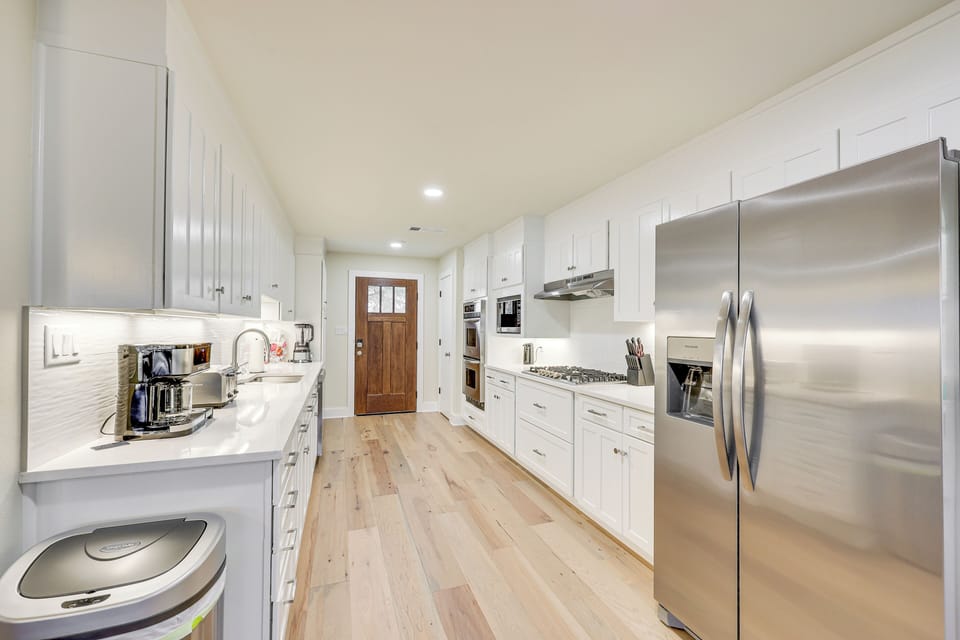 House (5 Bedrooms) | Interior