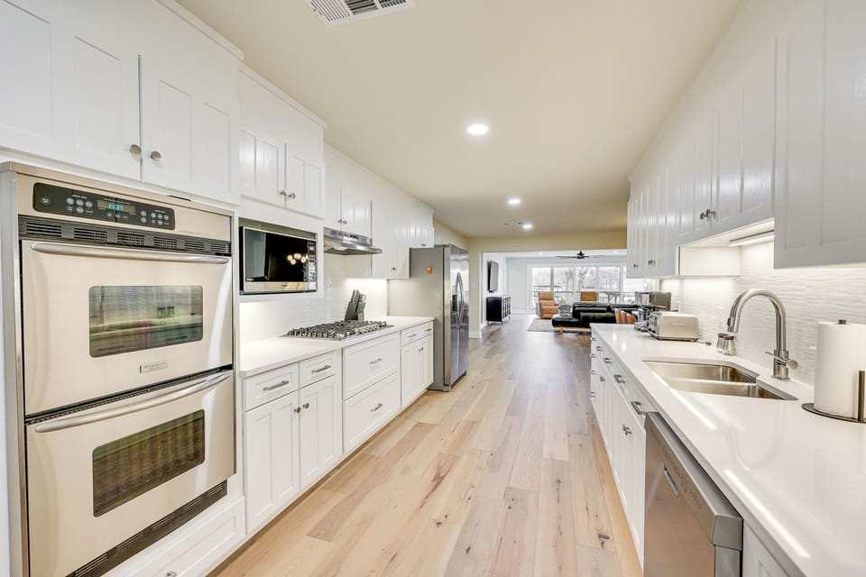 House (5 Bedrooms) | Interior