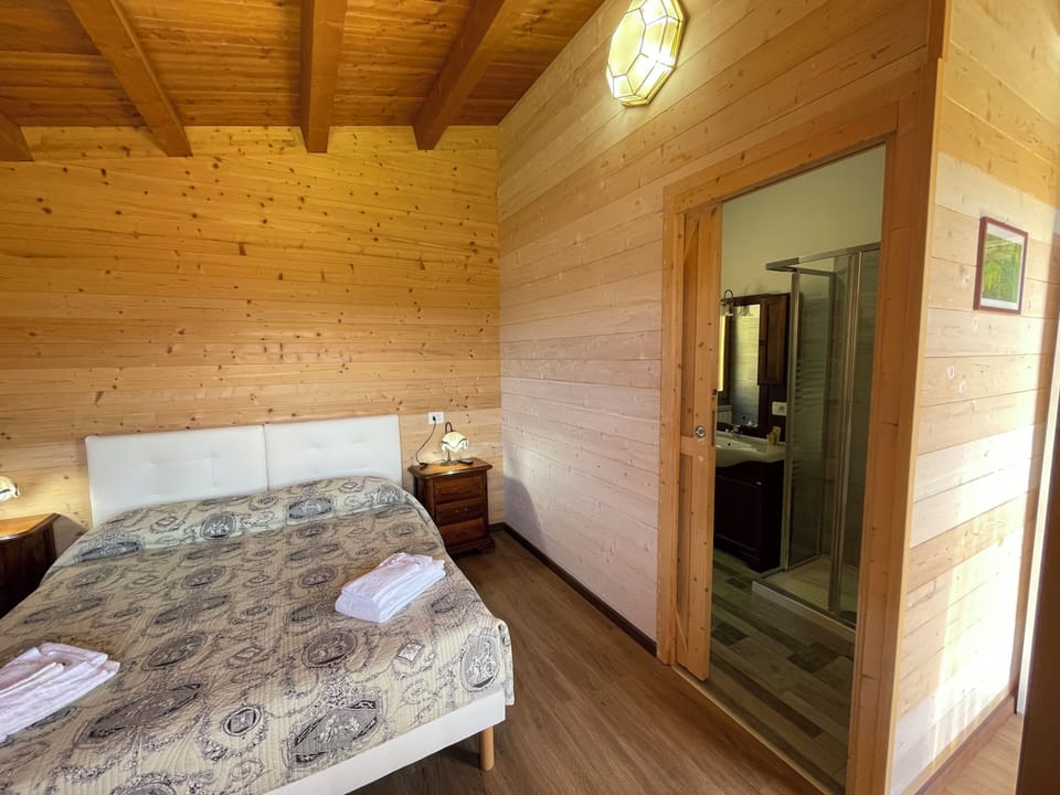 Deluxe Double or Twin Room, Mountain View | Individually furnished, soundproofing, free WiFi
