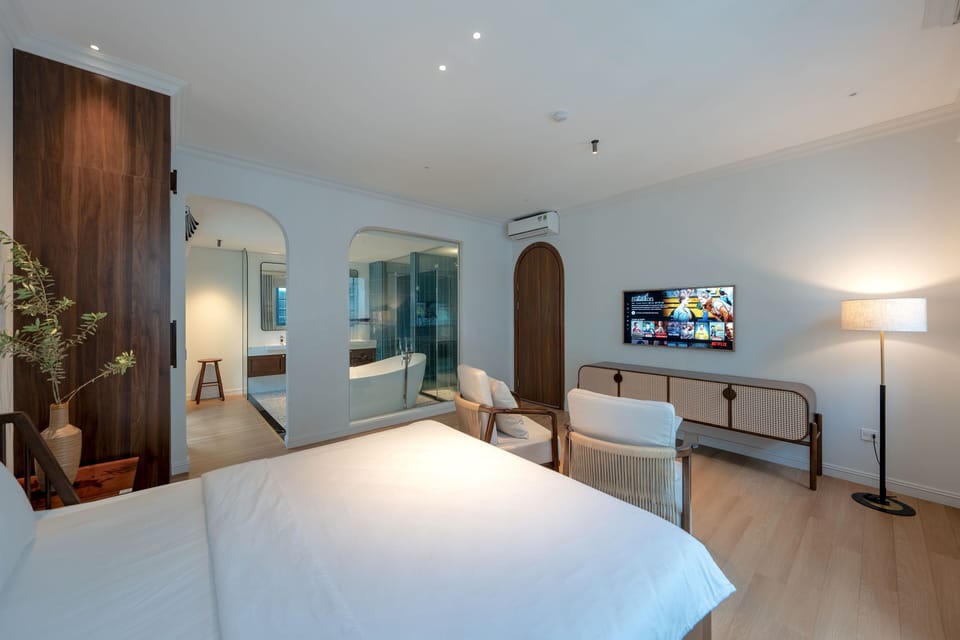 Design Villa | 6 bedrooms, desk, laptop workspace, free WiFi