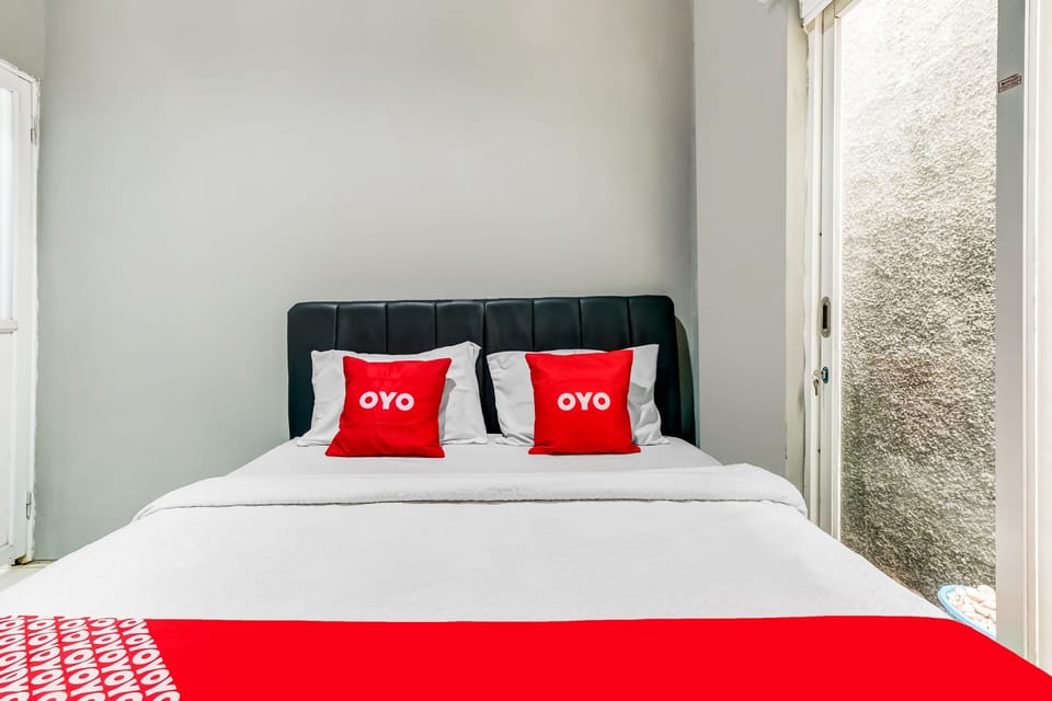 Standard Double Room | Desk, free WiFi, bed sheets