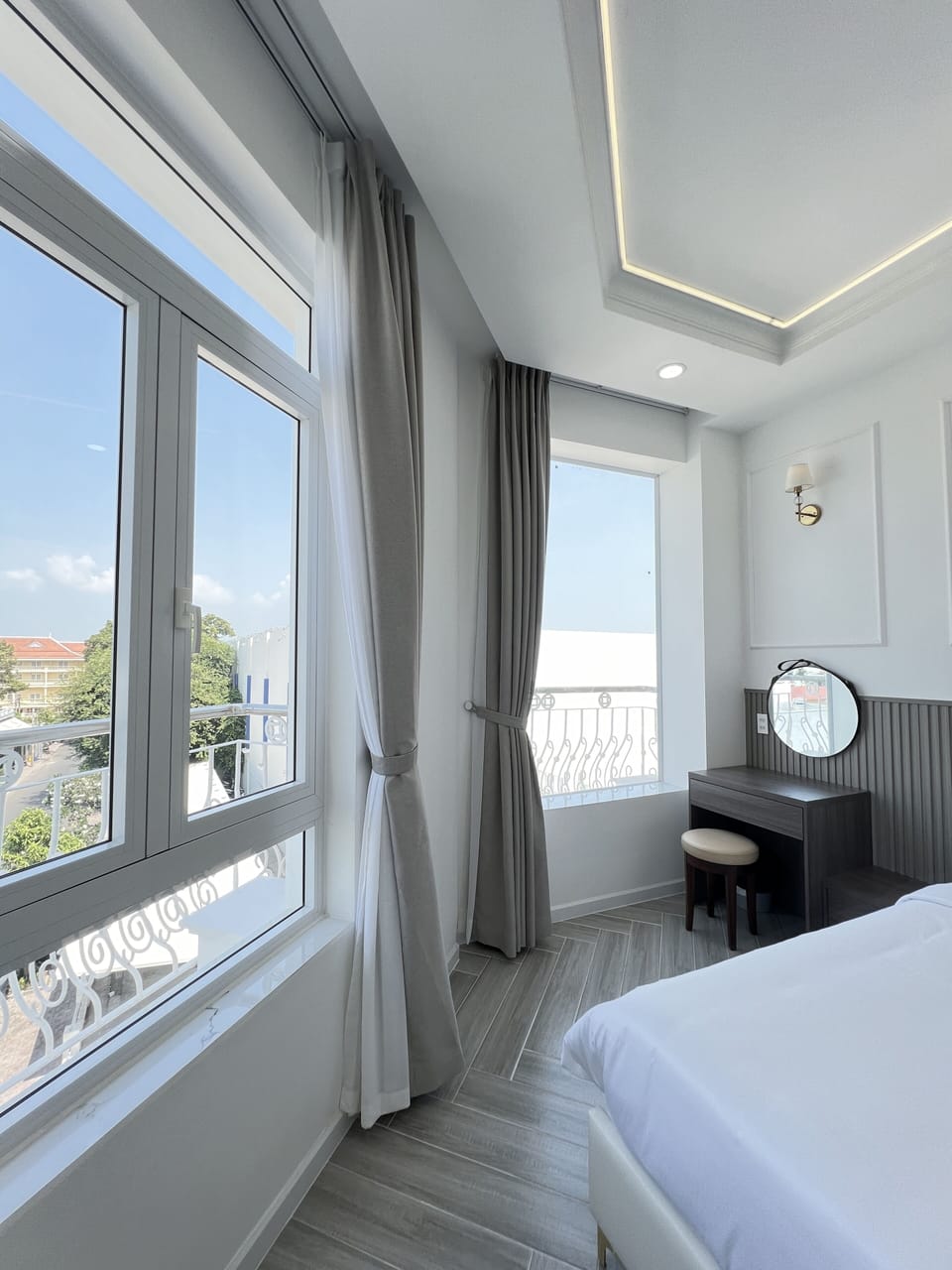 Executive Double Room | Premium bedding, minibar, desk, laptop workspace