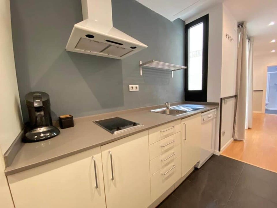 Studio | Private kitchen | Full-size fridge, microwave, stovetop, dishwasher