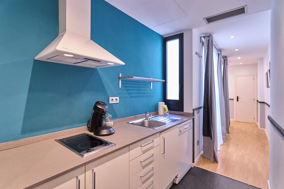 Studio | Private kitchen | Full-size fridge, microwave, stovetop, dishwasher