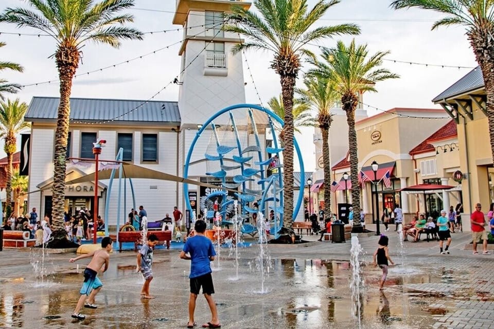 Chick and Dudes Beach Escape 2 Bedroom Condo by RedAwning Apartment in Miramar Beach