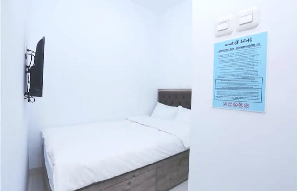 Standard Double Room | Desk, free WiFi, bed sheets
