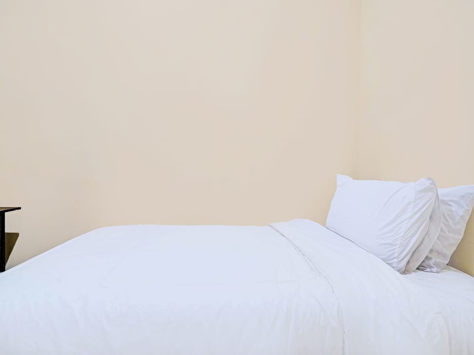 Standard Single Room | Free WiFi, bed sheets