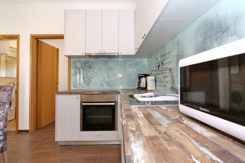 Villa | Private kitchen | Cookware/dishes/utensils