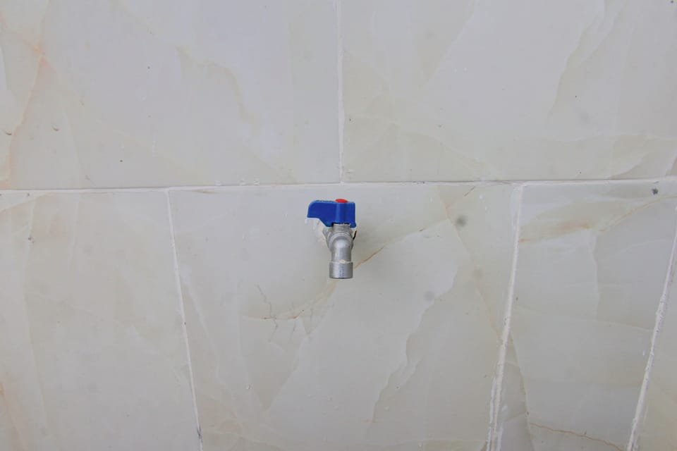 Deluxe Double Room | Bathroom | Shower, towels