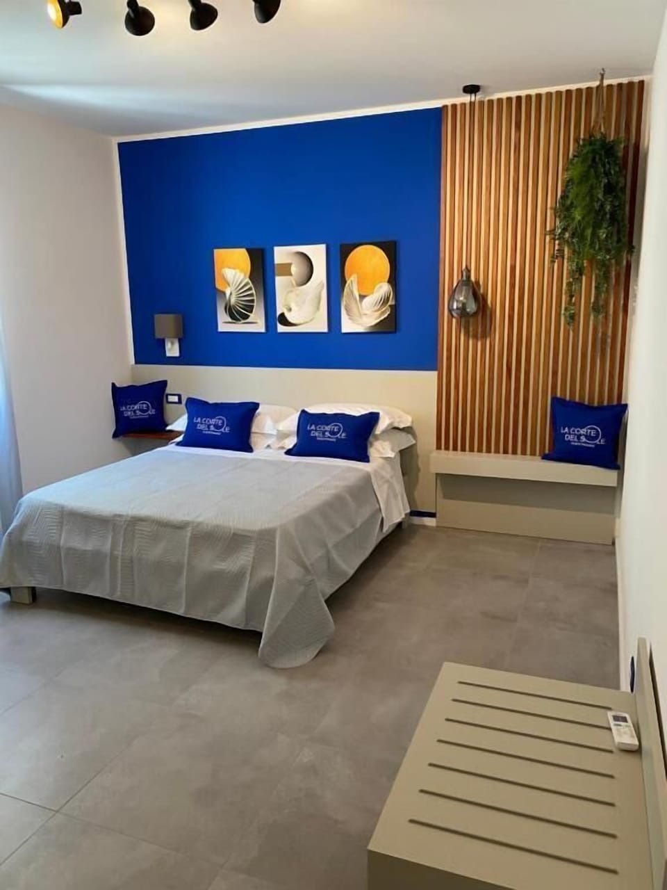 Classic Double Room | In-room safe, desk, blackout drapes, free WiFi