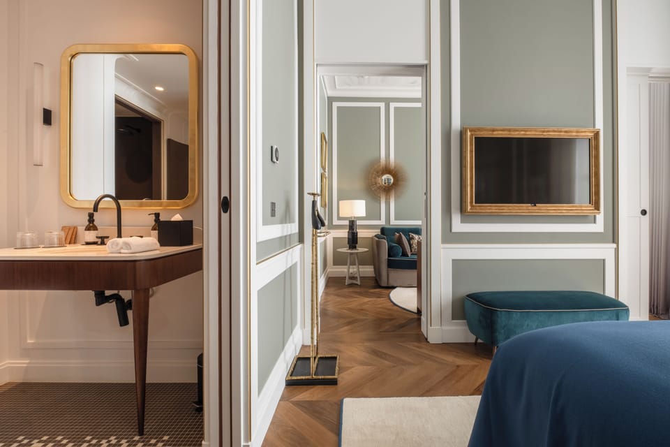 Connecting Junior Suite | Premium bedding, in-room safe, desk, laptop workspace