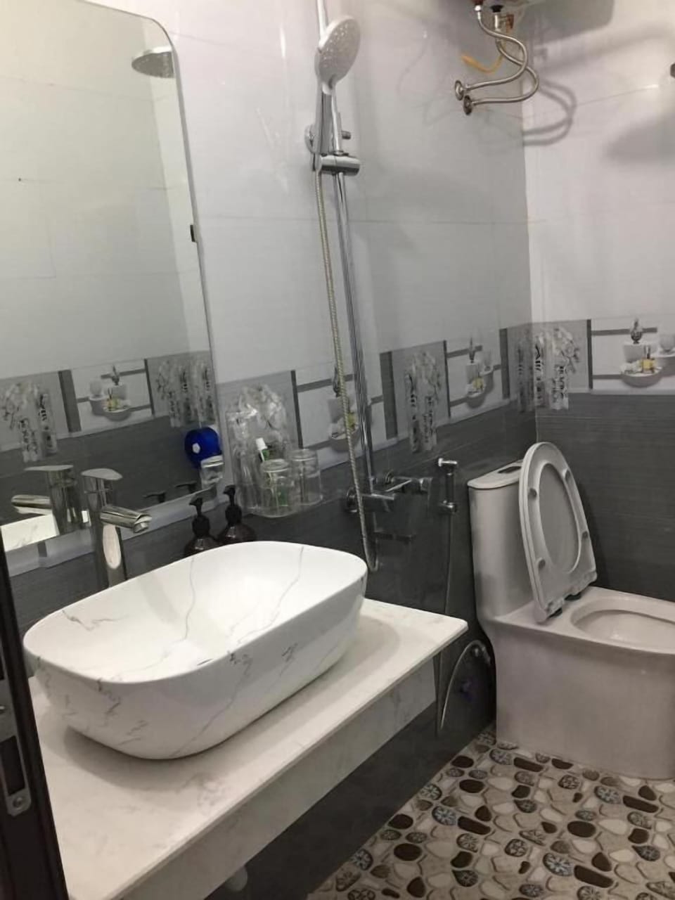 Standard Room | Bathroom