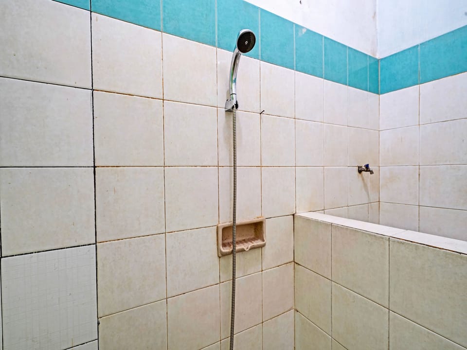 Standard Single Room | Bathroom | Shower, soap
