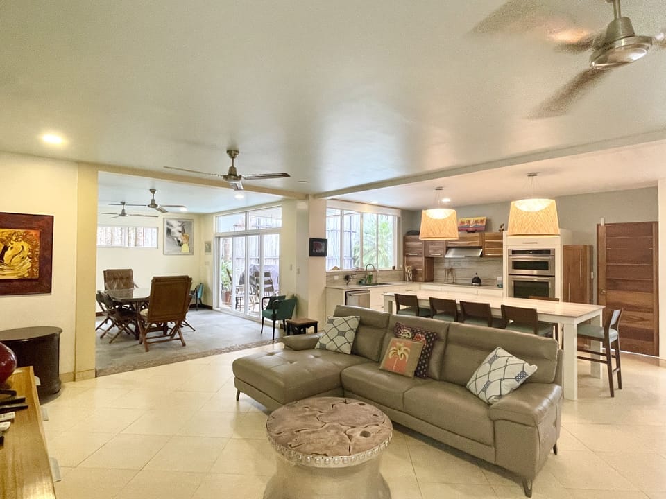 Condo, 5 Bedrooms | Living area | Smart TV