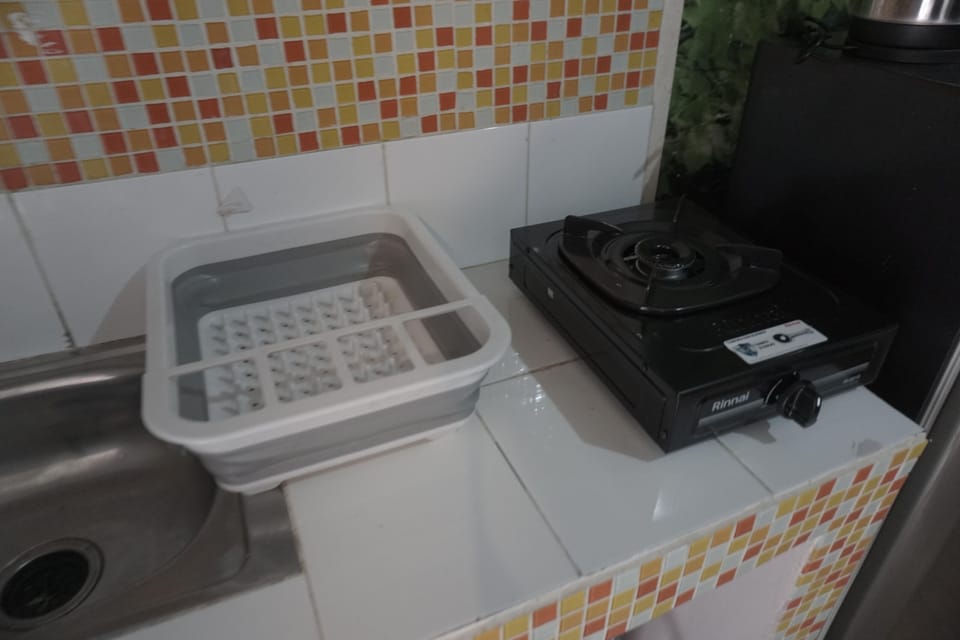 Studio | Private kitchen | Full-size fridge, stovetop