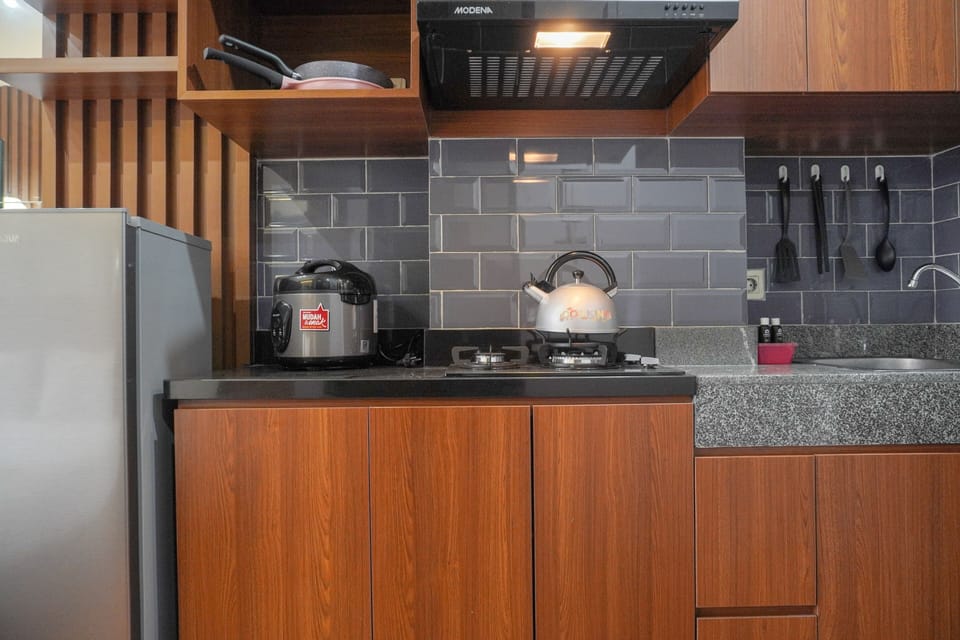 Studio | Private kitchen | Full-size fridge, stovetop