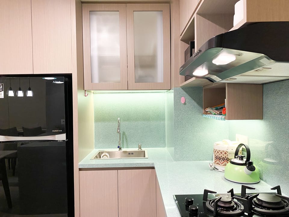 Apartment | Private kitchen | Full-size fridge, stovetop
