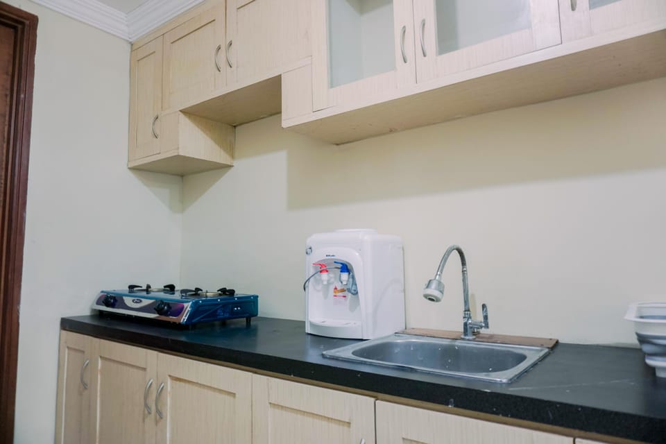 Apartment | Private kitchen | Full-size fridge, stovetop