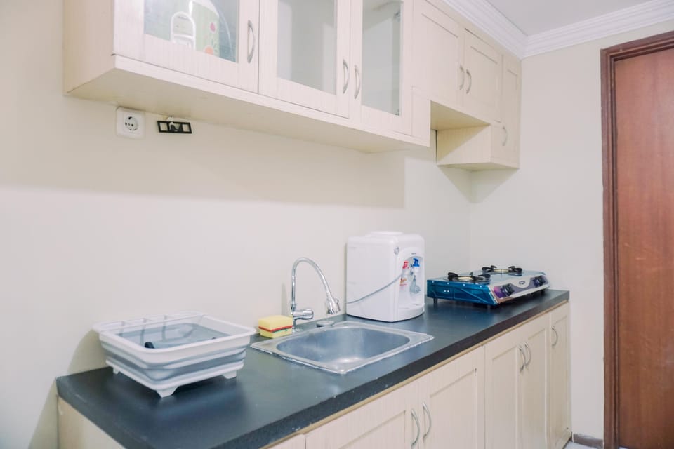 Apartment | Private kitchen | Full-size fridge, stovetop