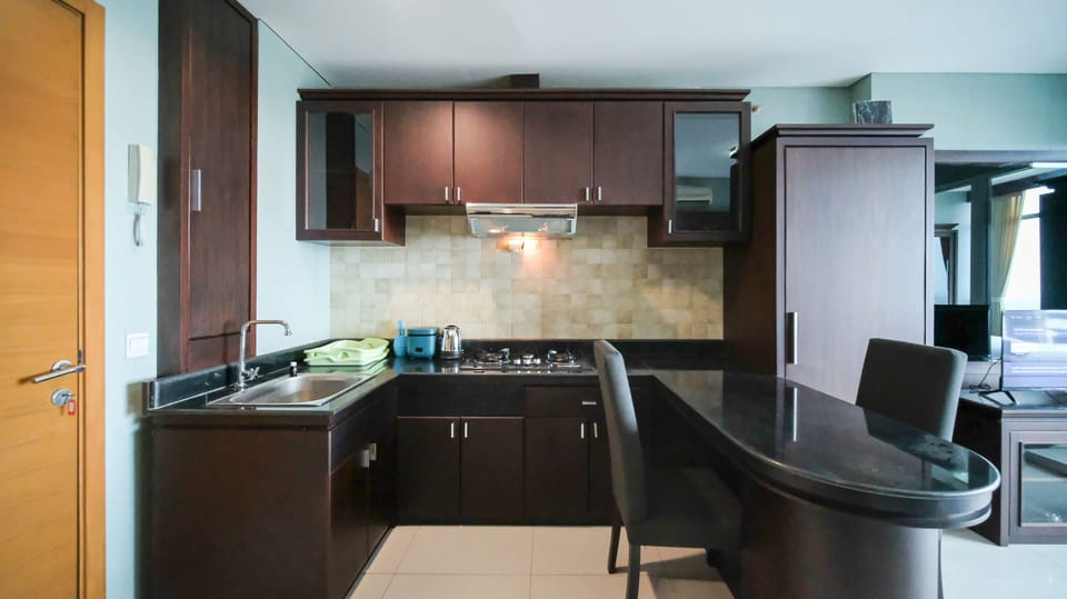 Apartment | Private kitchen | Full-size fridge, stovetop