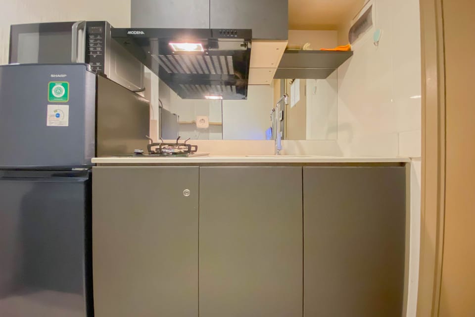 Apartment | Private kitchen | Full-size fridge, stovetop