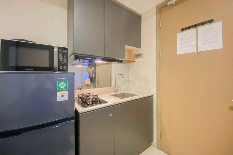 Apartment | Private kitchen | Full-size fridge, stovetop