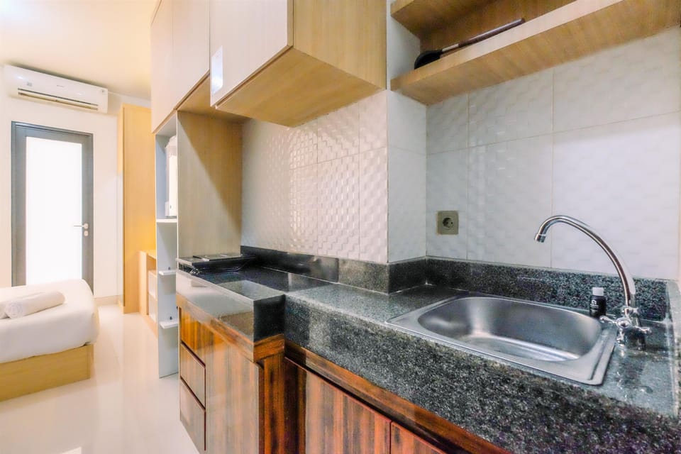 Studio | Private kitchen | Full-size fridge, stovetop