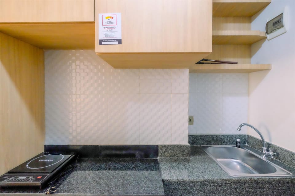 Studio | Private kitchen | Full-size fridge, stovetop