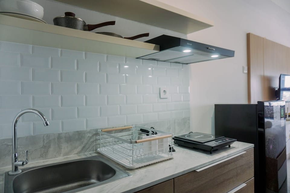 Studio | Private kitchen | Full-size fridge, stovetop