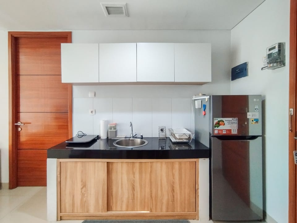 Apartment | Private kitchen | Full-size fridge, stovetop