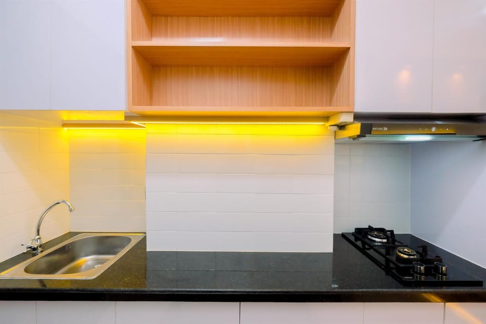 Studio | Private kitchen | Full-size fridge, stovetop