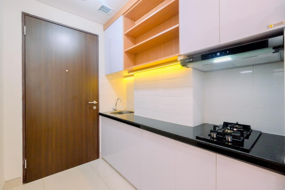 Studio | Private kitchen | Full-size fridge, stovetop