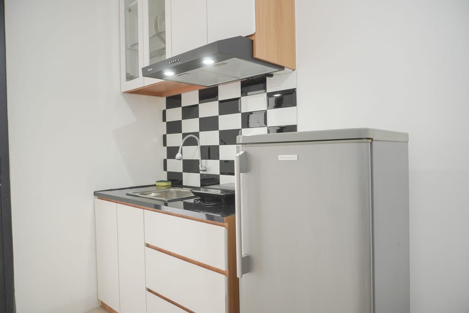 Apartment | Private kitchen | Full-size fridge, stovetop