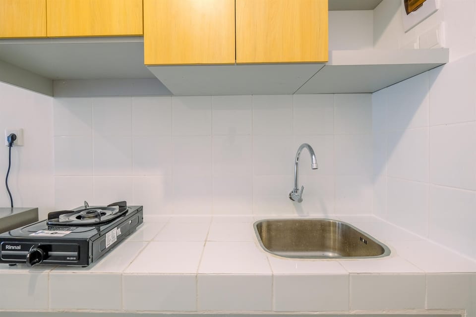 Studio | Private kitchen | Full-size fridge, stovetop