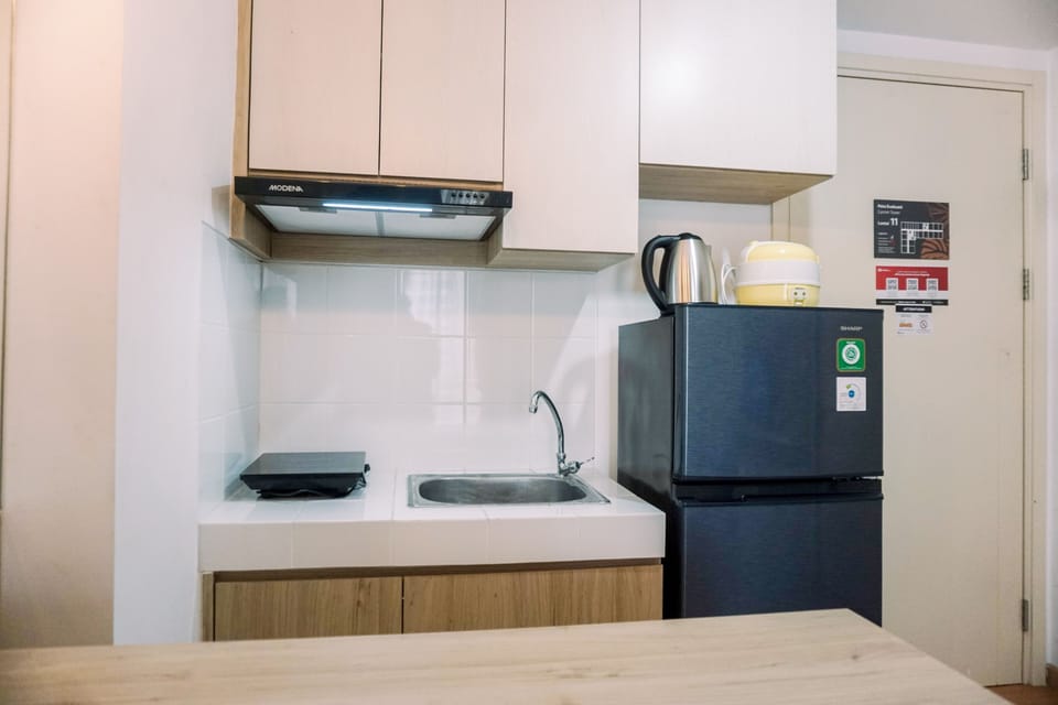 Apartment | Private kitchen | Full-size fridge, stovetop