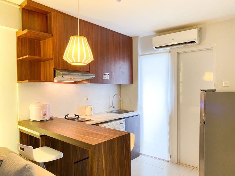 Apartment | Private kitchen | Full-size fridge, stovetop