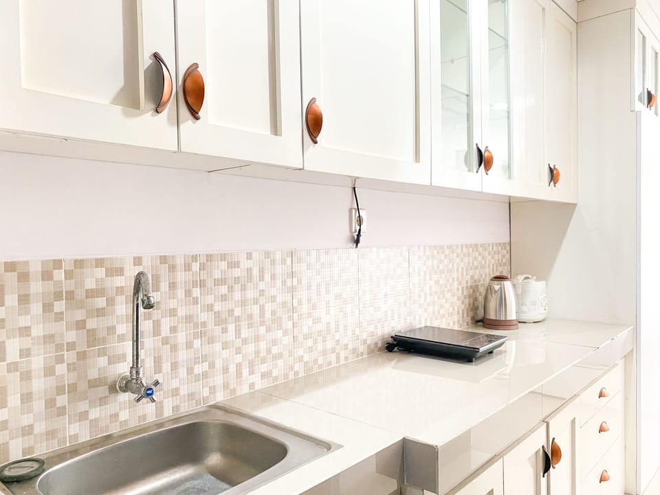 Studio | Private kitchen | Full-size fridge, stovetop