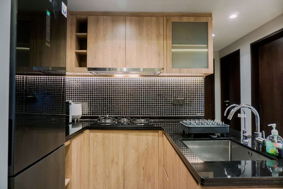 Apartment | Private kitchen | Full-size fridge, stovetop