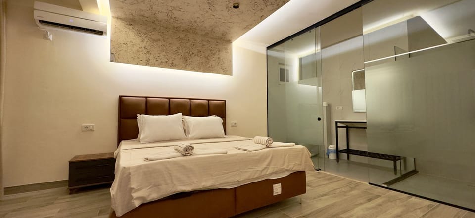 Standard Single Room | In-room safe, cribs (free), bed sheets