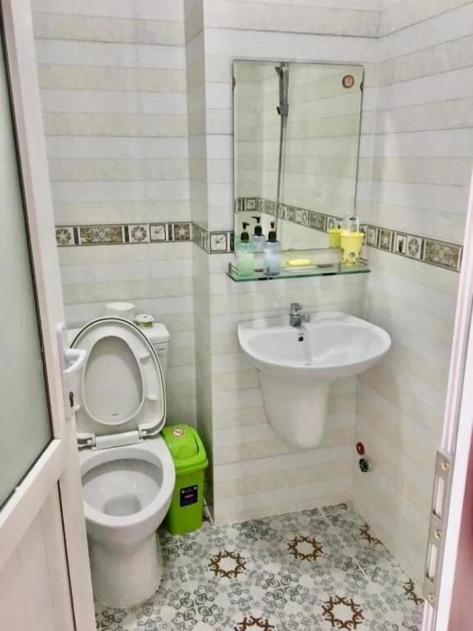 Standard Room | Bathroom