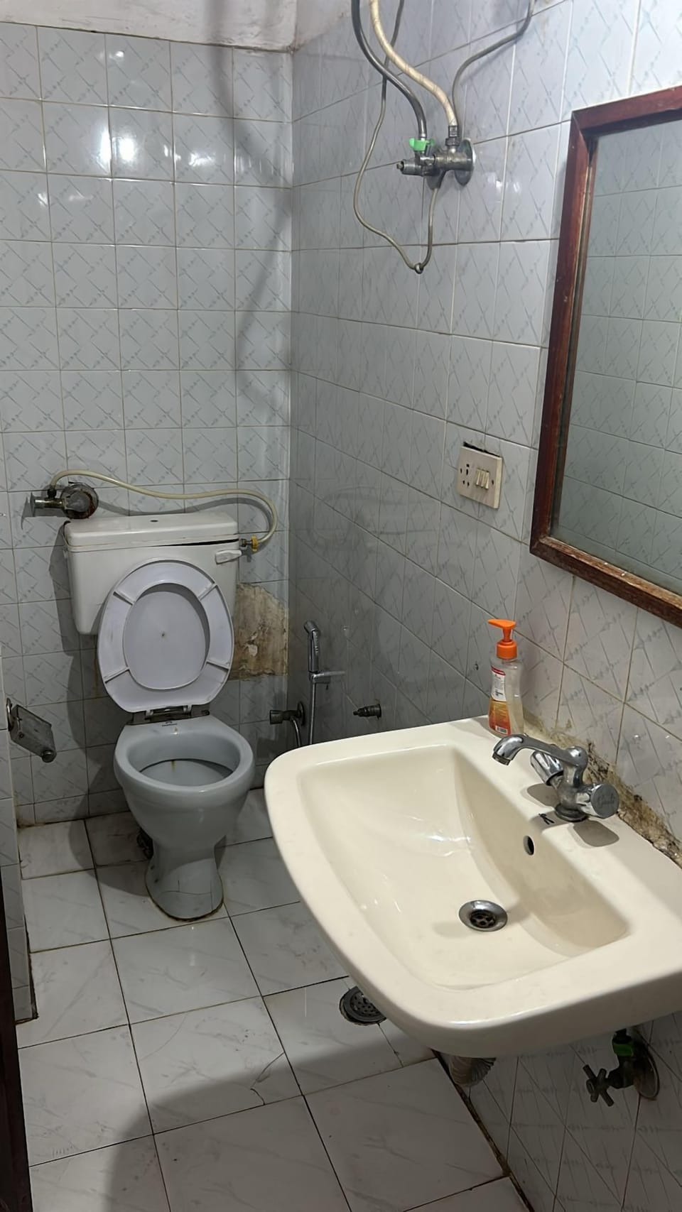 Standard Room | Bathroom | Shower, towels, soap