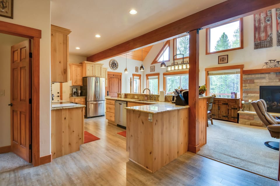 House (4 Bedrooms) | Interior