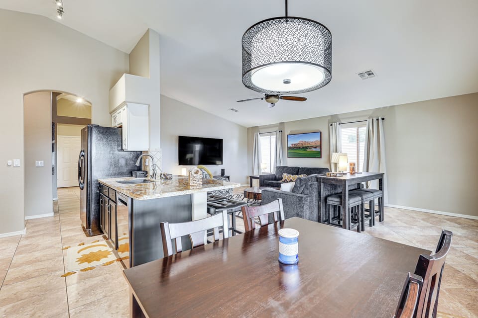 House (3 Bedrooms) | Interior