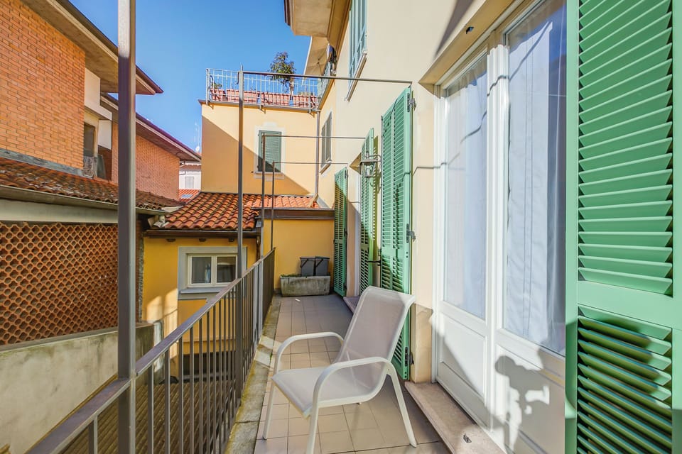 Family Apartment, 2 Bedrooms, 2 Bathrooms, Beachside (La Casa di Maddalena Stresa Centre: 2) | Property grounds