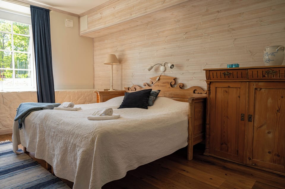 Soundproofing, iron/ironing board (on request), WiFi (free)