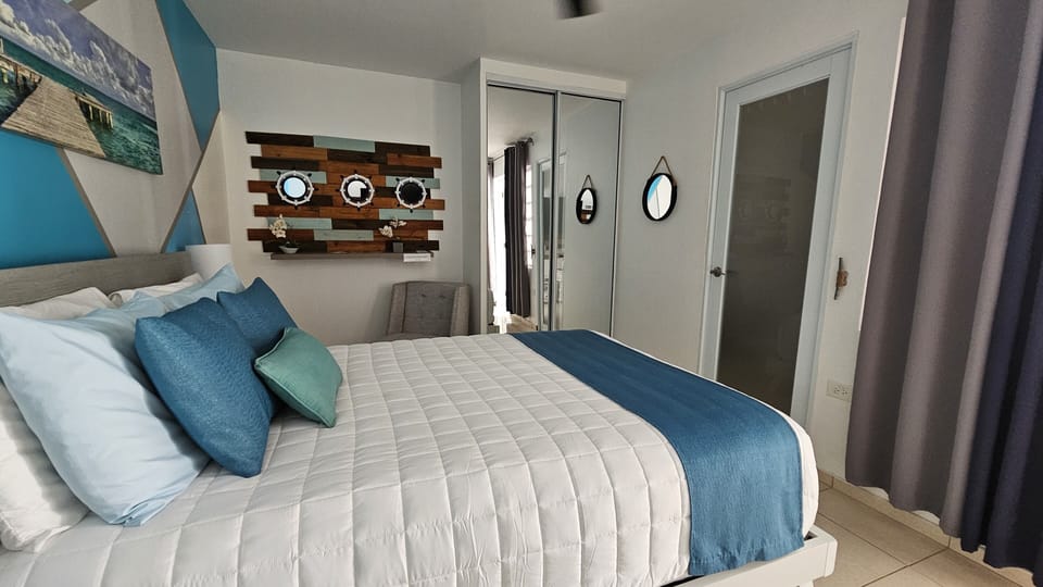 Basic Room, Non Smoking | Hypo-allergenic bedding available, in-room safe, WiFi (free), bed sheets