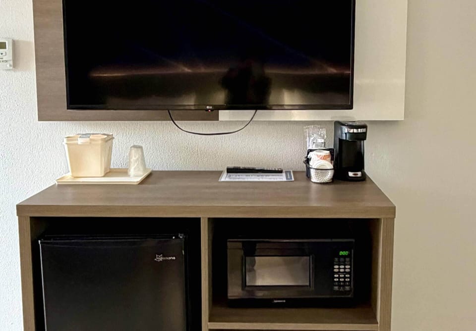 2 Queen Beds, Pet Friendly, Exterior Building | Premium bedding, in-room safe, desk, iron/ironing board