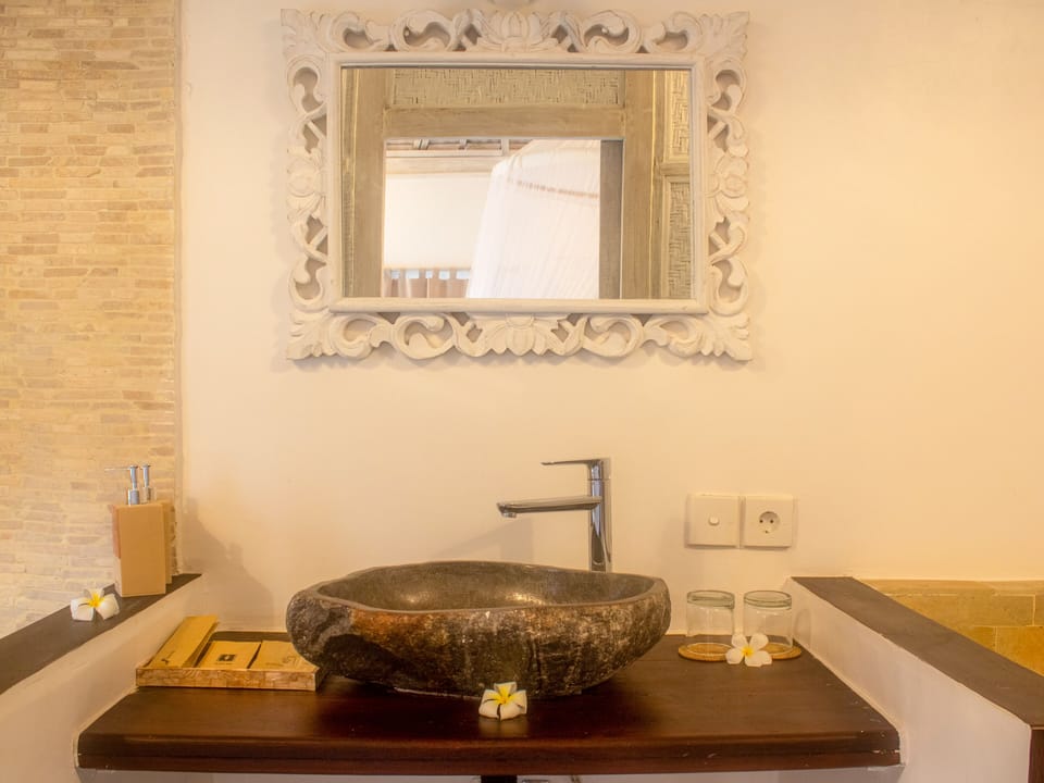 Deluxe Villa, 1 Bedroom, Private Pool | Bathroom | Shower, free toiletries, hair dryer, slippers